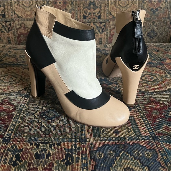 CHANEL 3 Tone boot - Picture 10 of 10